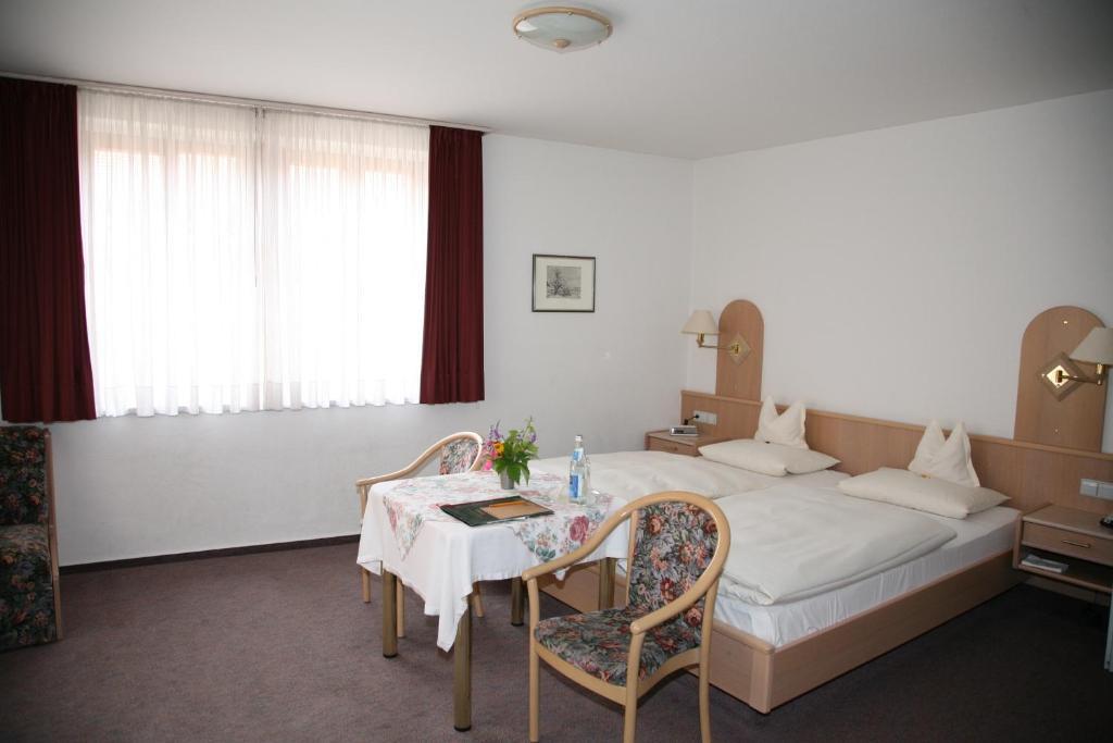 Glocke Weingut Und Hotel Rothenburg ob der Tauber Chambre photo